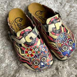Skull Multiple color birkenstock style clogs